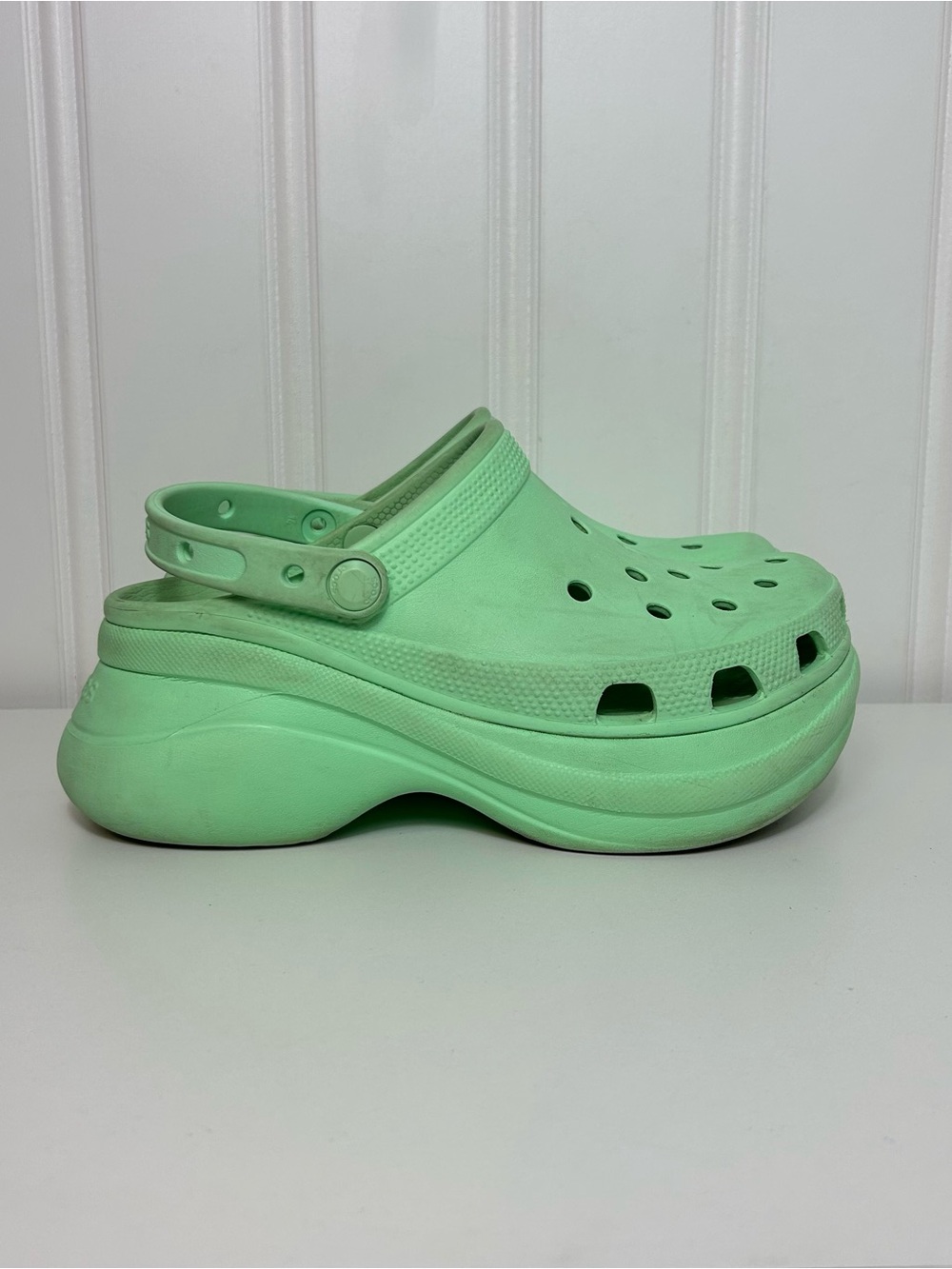 Crocs classic bae Platform chunky Clog Sandals in Mint Green women’s 8